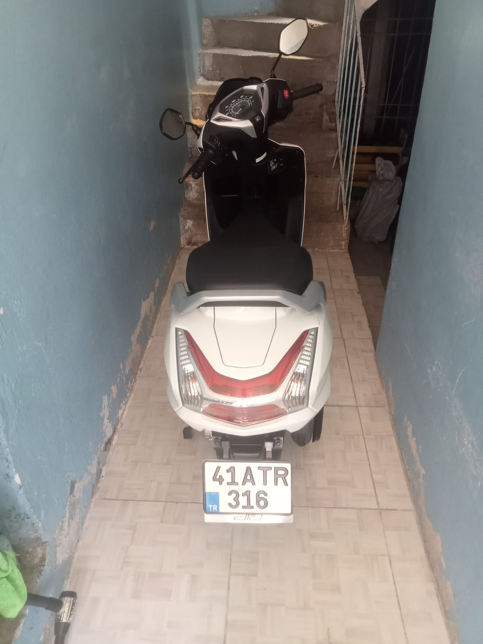 Motor Resmi
